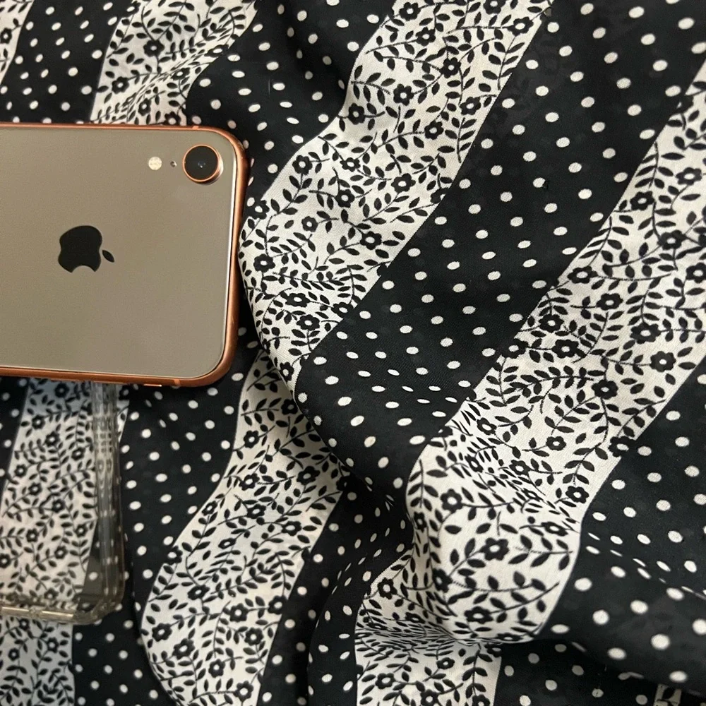 Apple iPhone XR - 64 GB -Coral (Straight Talk) Custom Mirror Silver Chrome Back
